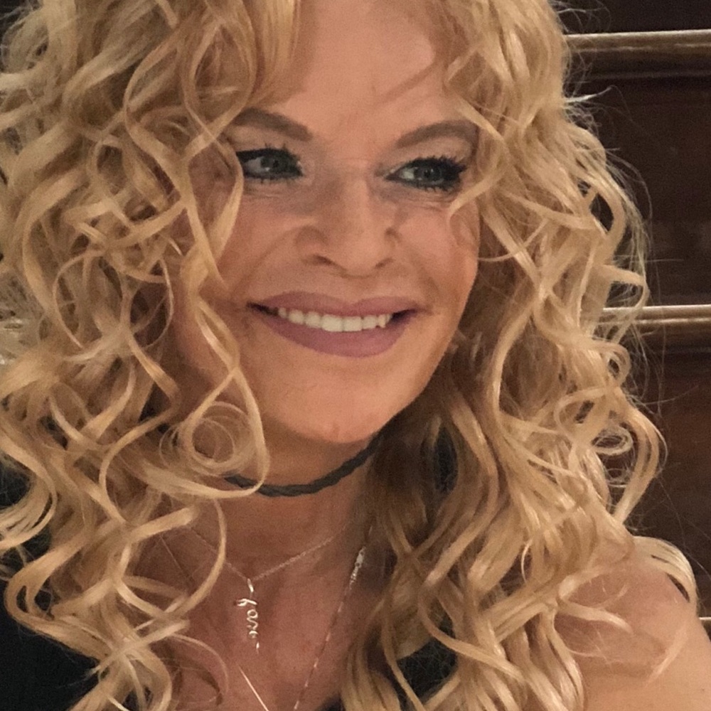 Meet your Posher, Denise